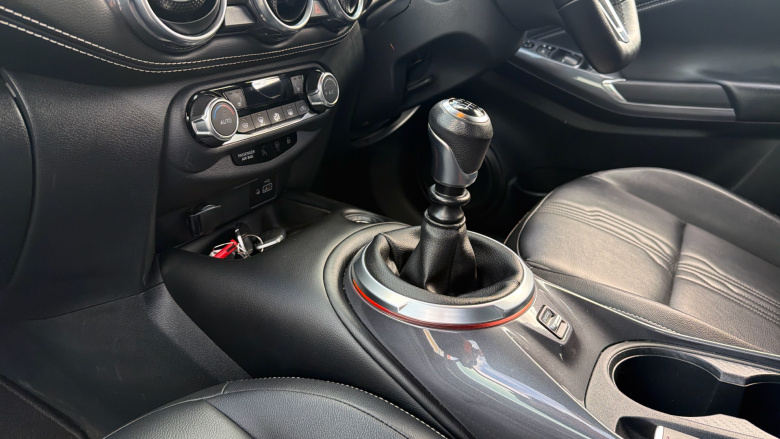 Nissan Juke 1.0 DiG-T 114 Tekna 5dr Petrol Hatchback